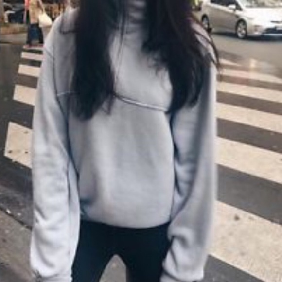 Brandy Melville Isabella purple quarter sweater - Picture 4 of 4